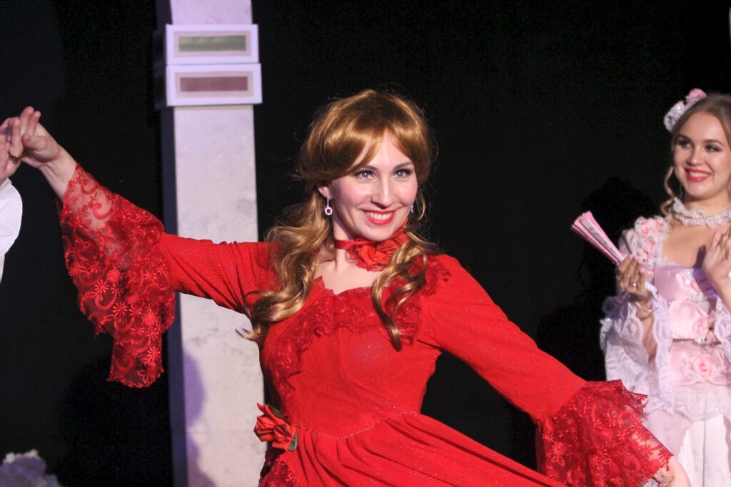 Елена Парамонова